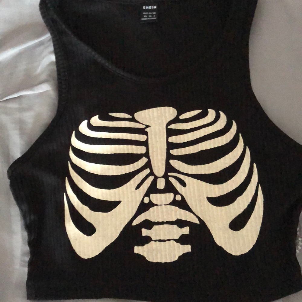 Skull muscle tank!!